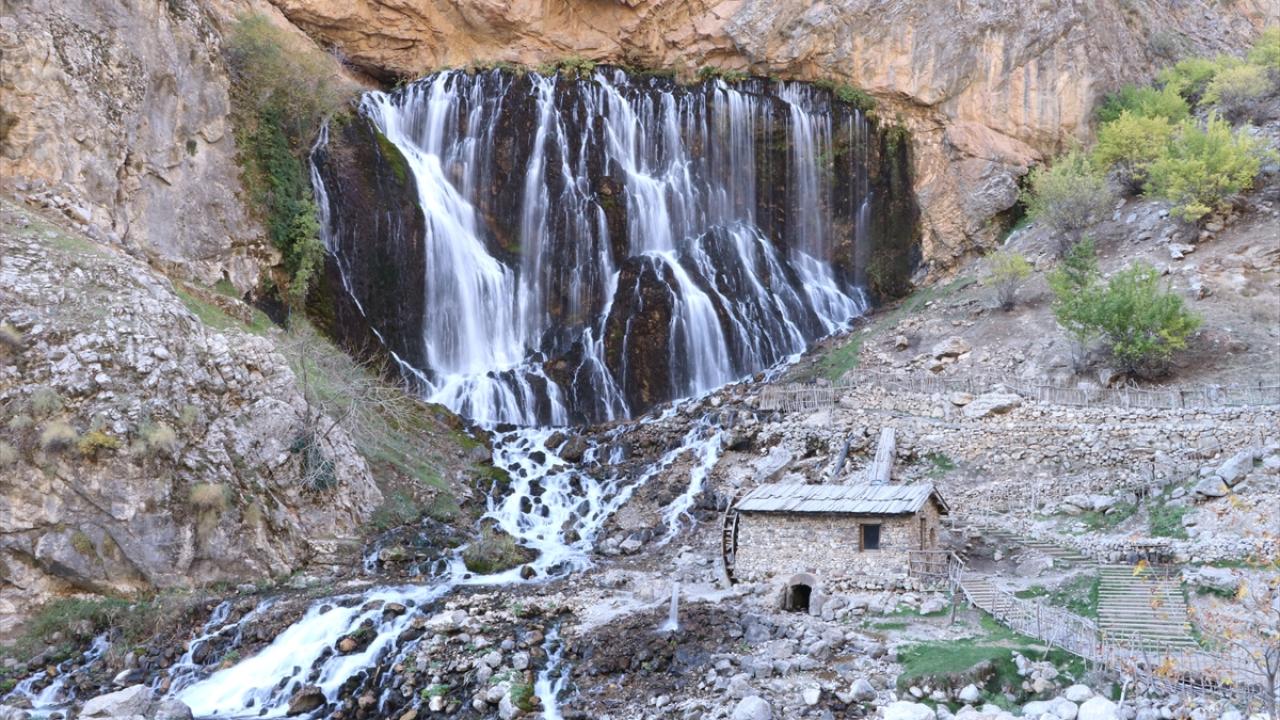Doğa Harikası Kapuzbaşı Şelaleleri Ziyaretçilerini Büyülüyor