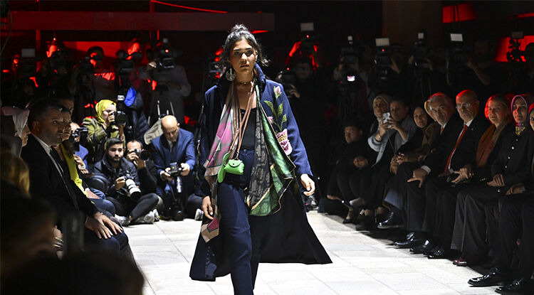 Emine Erdoğan Sof Kumaşındaki Ustalık Onu Dünyaca Tanınan Bir Kumaş Haline Getirmiştir 4