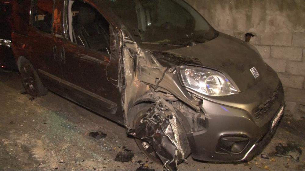 Eyüpsultan'da Sokağa Dalan Vinç Dehşet Saçtı2