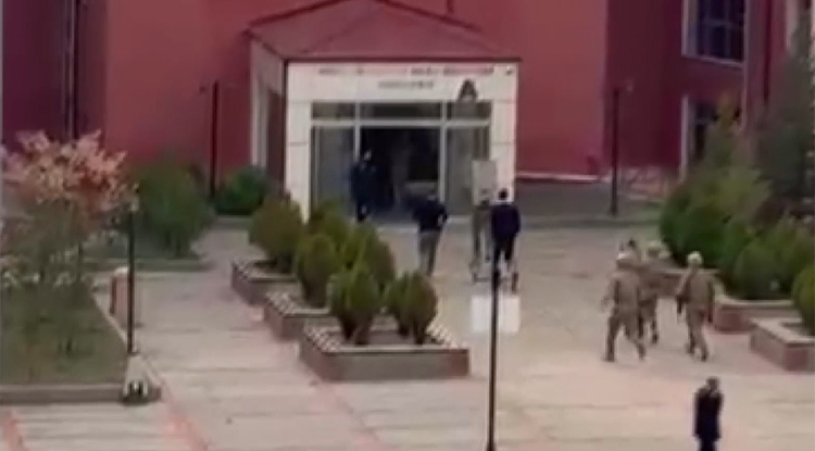 Gümüşhane Üniversitesi’nde Korkutan Olay Üniversite Personeli Rehin Alındı 1