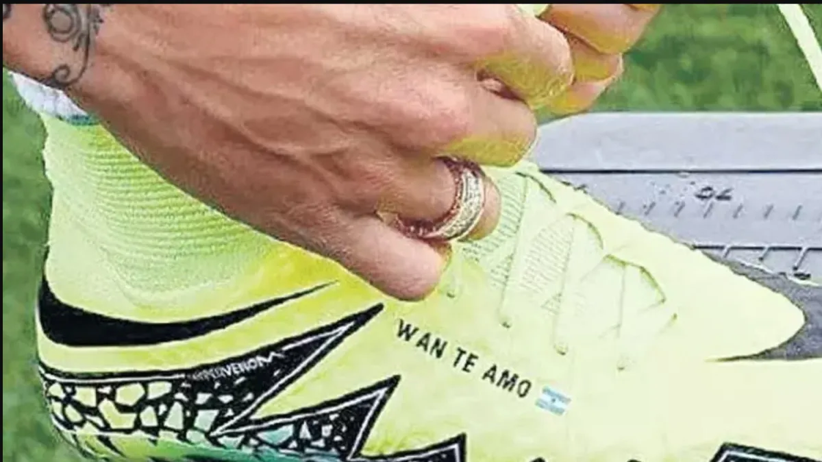 Icardi, Sevgilisinin Adını Futbol Ayakkabısına Yazdırdı