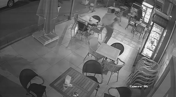 İzmir’de Korkunç Olay Bıçaklı Saldırgan Korku Dolu Anlar Yaşattı 2