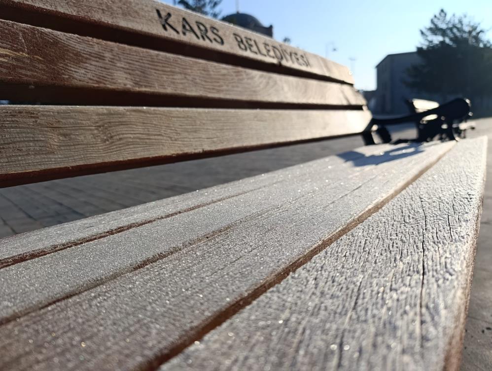 Kars Eksi 13'Ü Gördü Araç Camları Buz Tuttu2