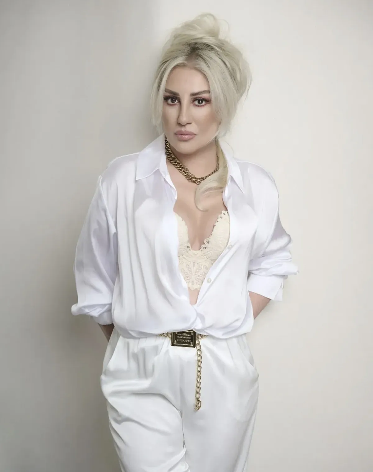 Muazzez Ersoy'dan Iddialı Fotoğraflar