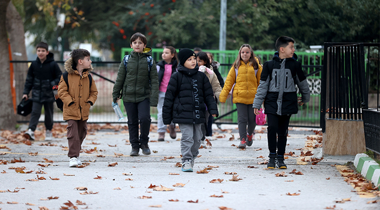 Okullarda Ara Tatil Sona Erdi Öğrenciler Dersbaşı Yaptı