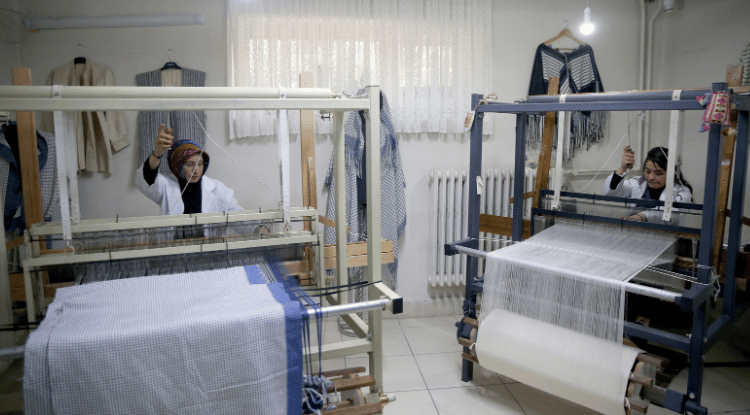 Unutulmaya Yüz Tutmuş Geleneksel ‘Hacılar Bezi’ni Usta Eller Geleceğe Taşıyor