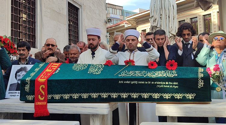 Usta Oyuncu Engin Çağlar, Son Yolculuğuna Uğurlandı 1