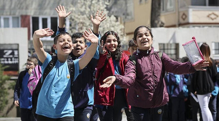 Yaklaşık 18 Milyon Öğrenci Için Birinci Ara Tatil Sona Eriyor