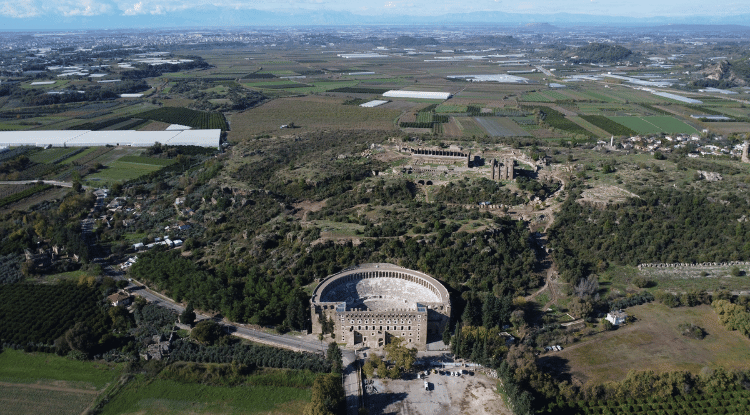 Antalya’nın Antik Tiyatroları Binlerce Yıllık Tarihiyle Turistleri Büyülüyor1
