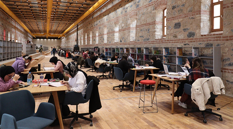 Bakan Ersoy Duyurdu Kütüphanelerde Yıl Sonu Kullanıcı Hedefi 39 Milyonun Üzerinde 2