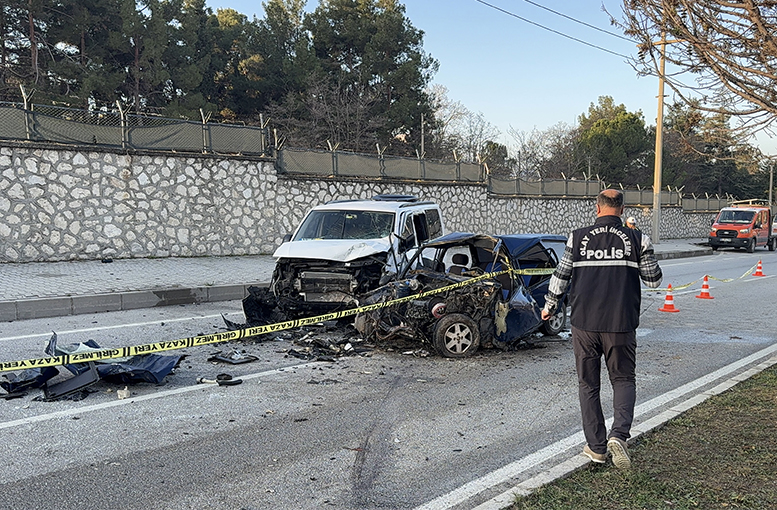Burdur’da Üç Aracın Karıştığı Kazada 2 Kişi Hayatını Kaybetti 1