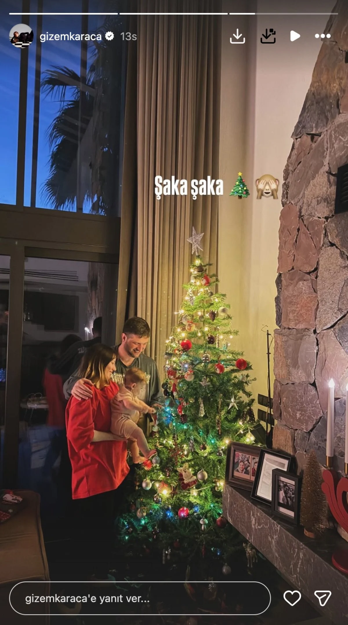 Gizem Karaca'dan Romantik Aile Tablosu