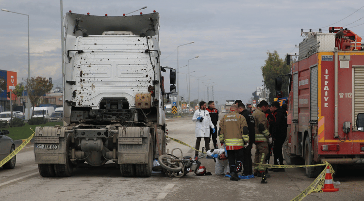 Hatay'da Tırla Motosiklet Çarpıştı1