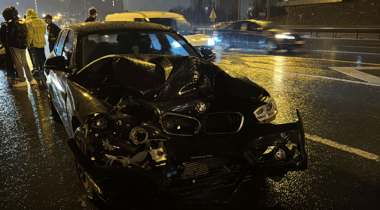 İstanbul'da 7 Aracın Karıştığı Zincirleme Kaza2