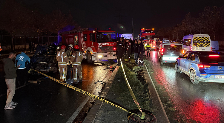 İstanbul’da Feci Zincirleme Kaza 2 Kişi Hayatını Kaybetti 1