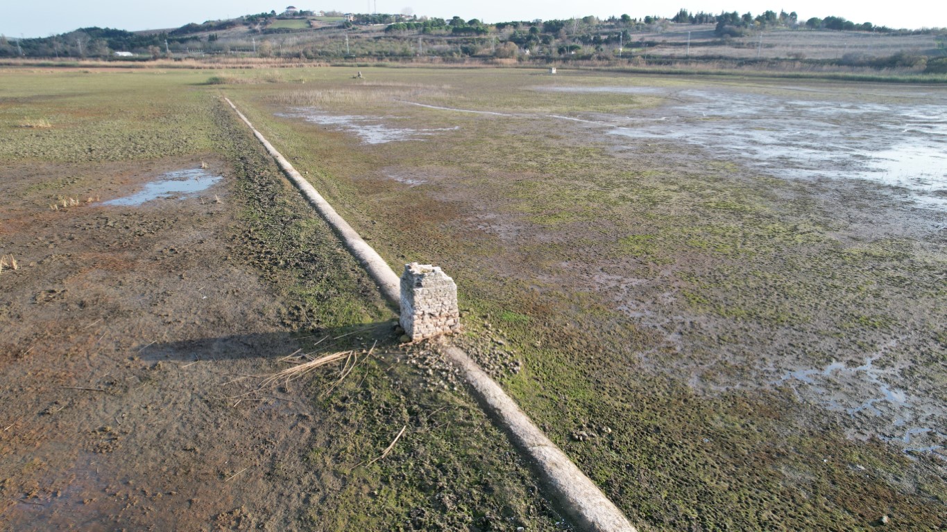İstanbul'da Korkutan Görüntü! Tarihi Kanallar Gün Yüzüne Çıktı.. (2)