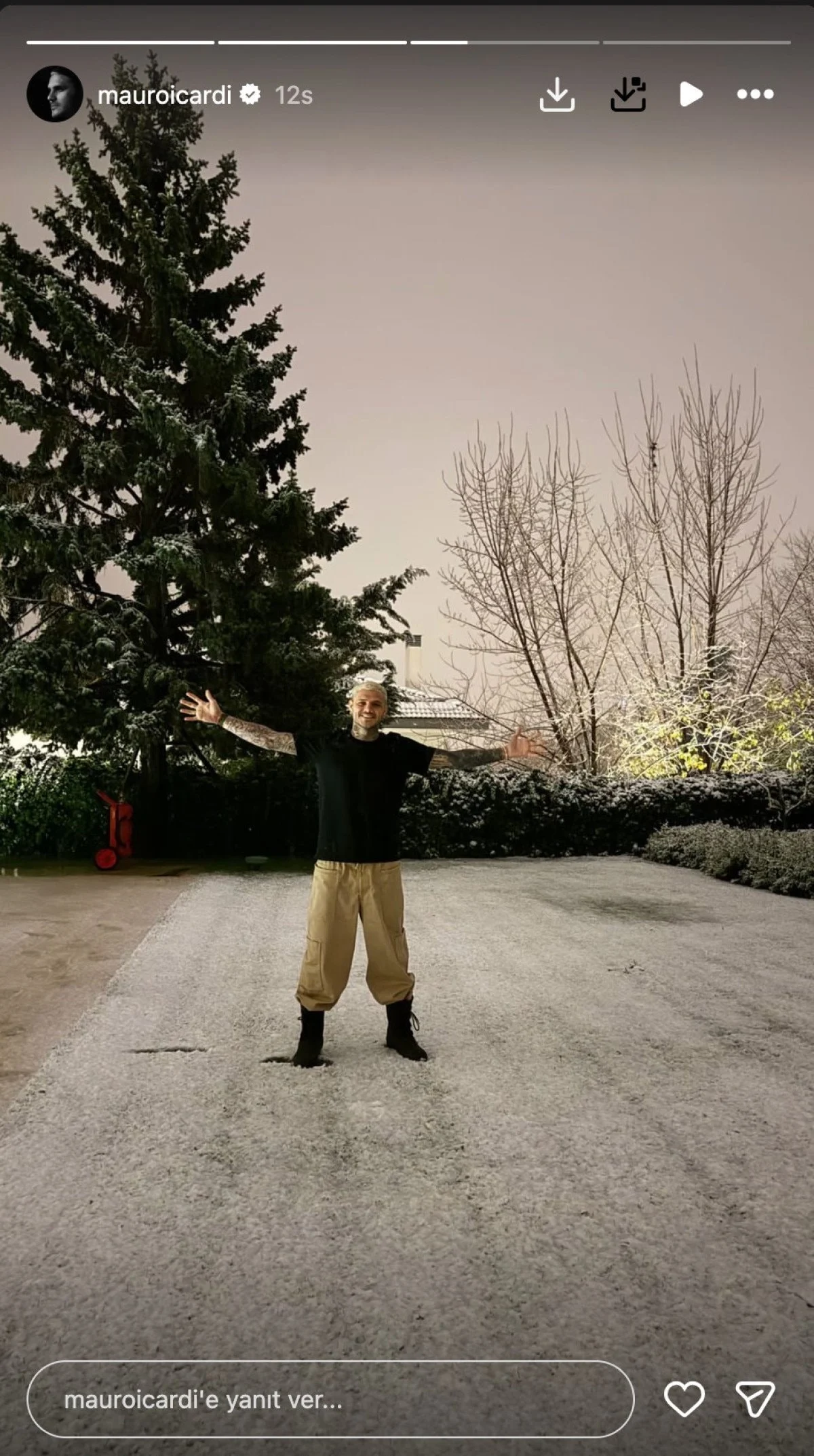 Karı Gören Mauro Icardi Ve Sevgilisi Kendini Bahçeye Attı1