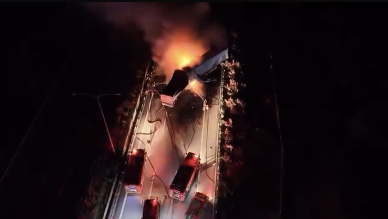 Manisa’da Kaza Yapan Tırlar Alev Alev Yandı