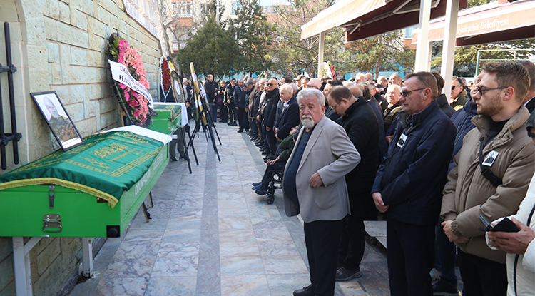 Oyuncu Burcu Özberk’in Acı Günü Dedesi Cumhuriyet Yıldızlar Hayatını Kaybetti 2