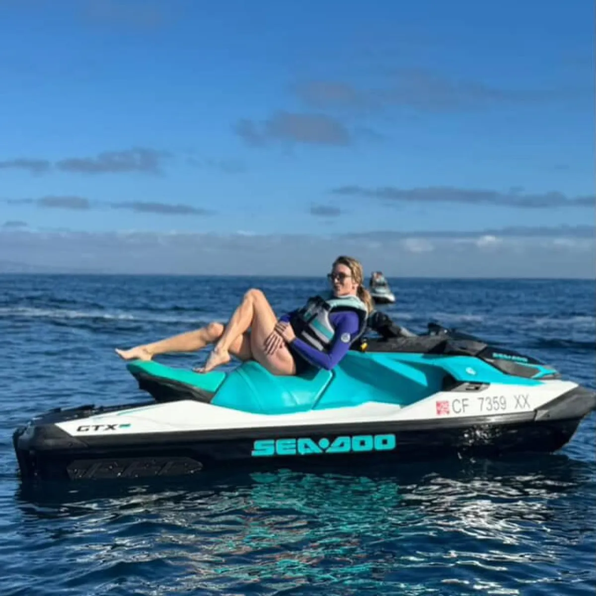 Oyuncu Yasemin Kay Allen, Jet Ski Sürdü2