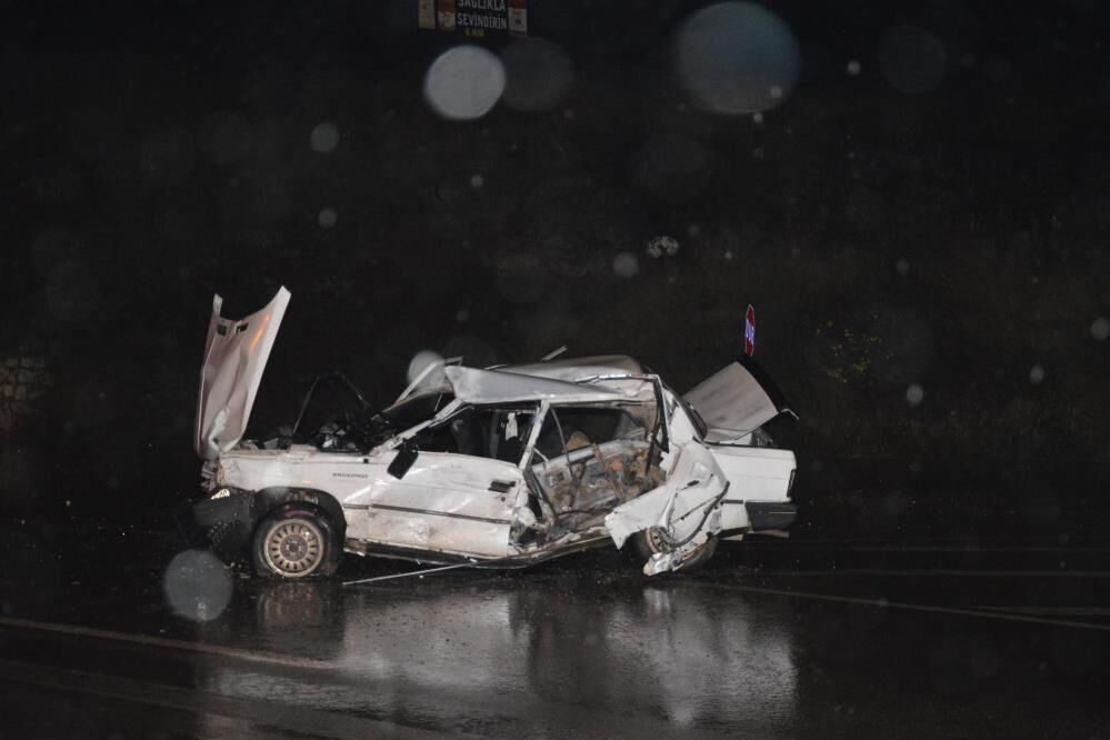 Samsun korkunç kaza! Otomobil tıra çarptı, yaralılar var... - Lider Haber