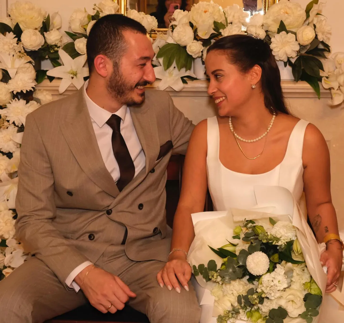 Şarkıcı Nilüfer'in Kızı Nişanlandı