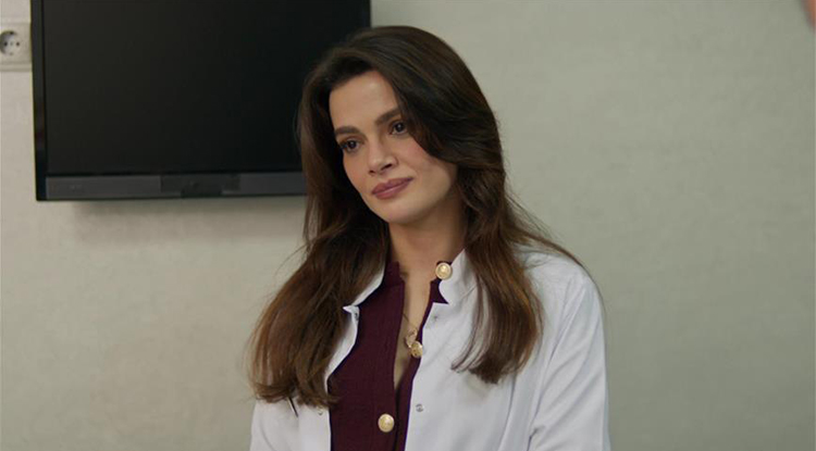 Sinem Ünsal Kimdir, Kaç Yaşında Sinem Ünsal Hangi Dizilerde Oynadı, Nasıl Ünlü Oldu