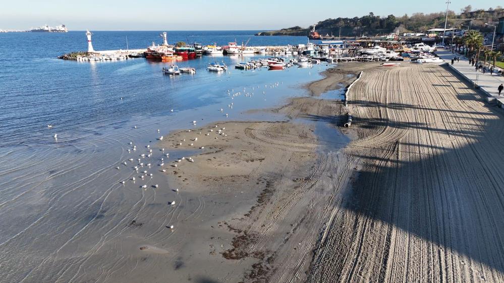 Tekirdağ'da Deniz 20 Metre Çekildi Kum Adacıkları Oluştu1