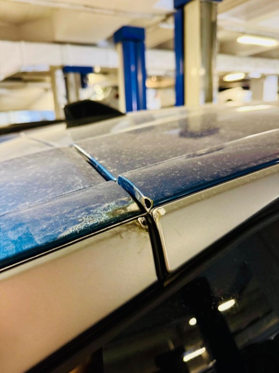 Yol Kenarına Yıldırım Düştü, Milyonluk Otomobil Hurdaya Döndü! (4)