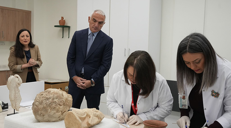 Bakan Ersoy Kültür Varlığı Kaçakçılığıyla Mücadelede Kararlılıkla Yol Alıyoruz 1