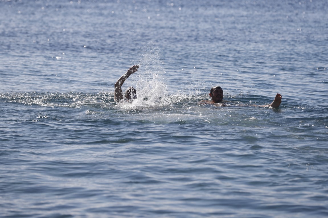 Bodrumda Denize Girdiler (1)