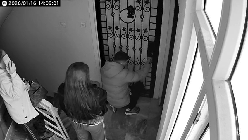 Boşanmak Istedi, Hayatı Kabusa Döndü! Evine Çilingirle Girdiler1