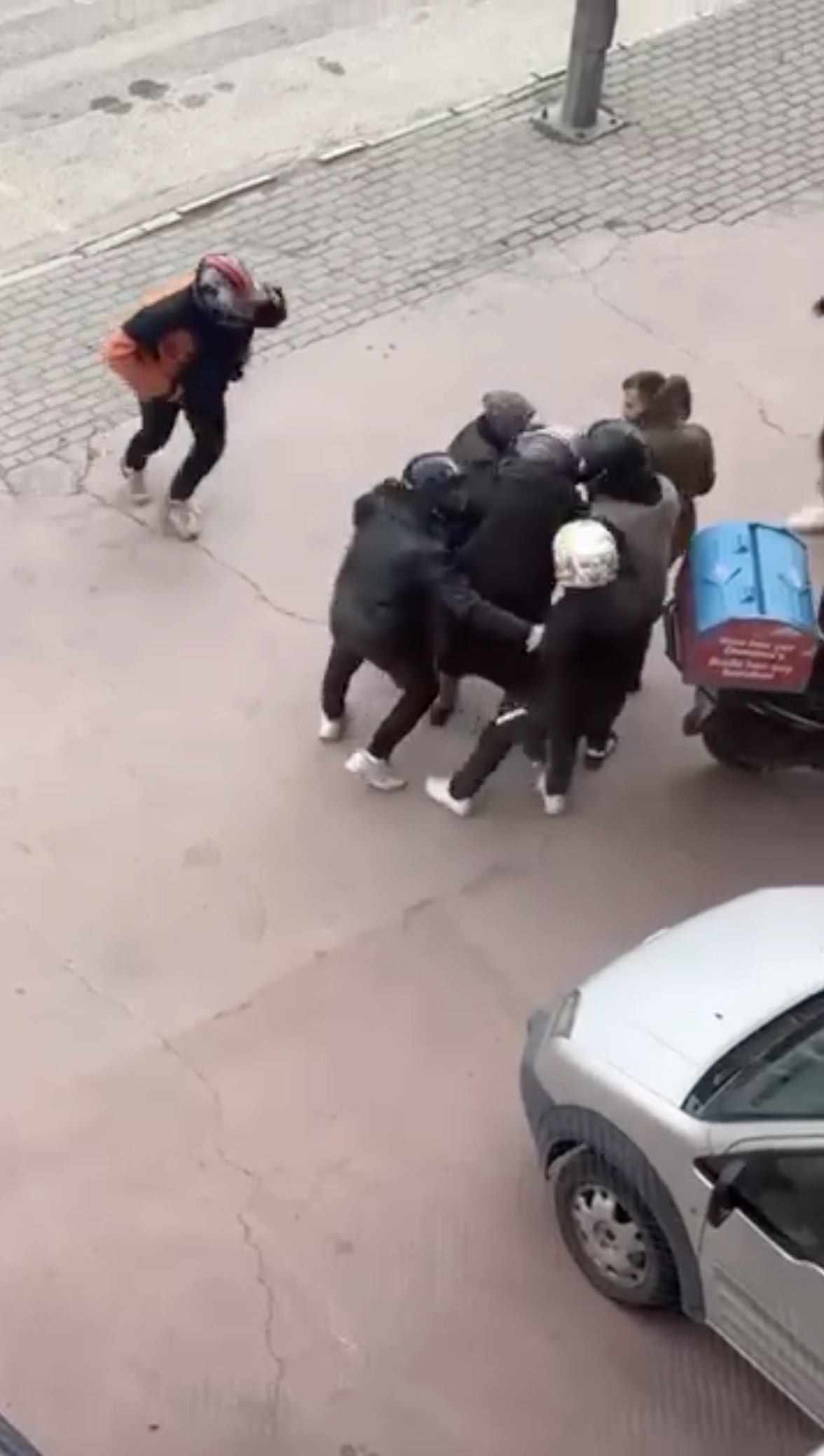 Bursa'da Yaşlı Kadın Lodosta Savruldu