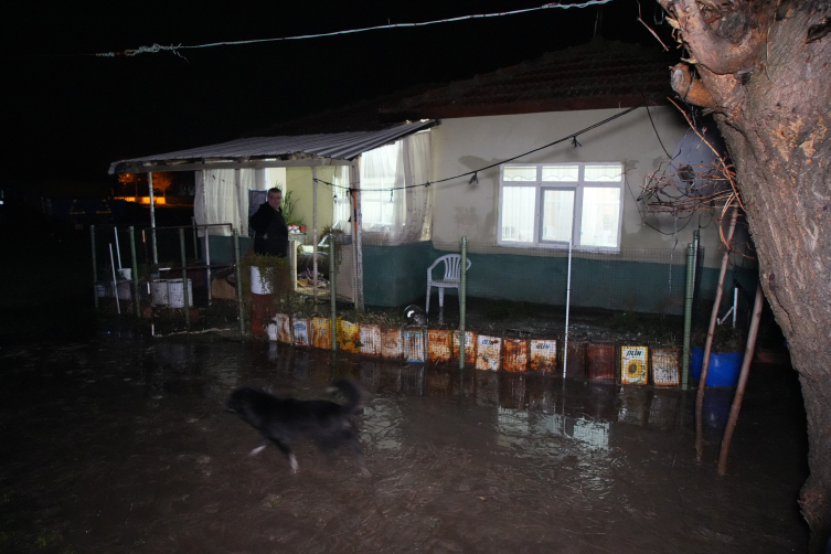 Edirne'de Sağanak Su Baskınlarına Neden Oldu1