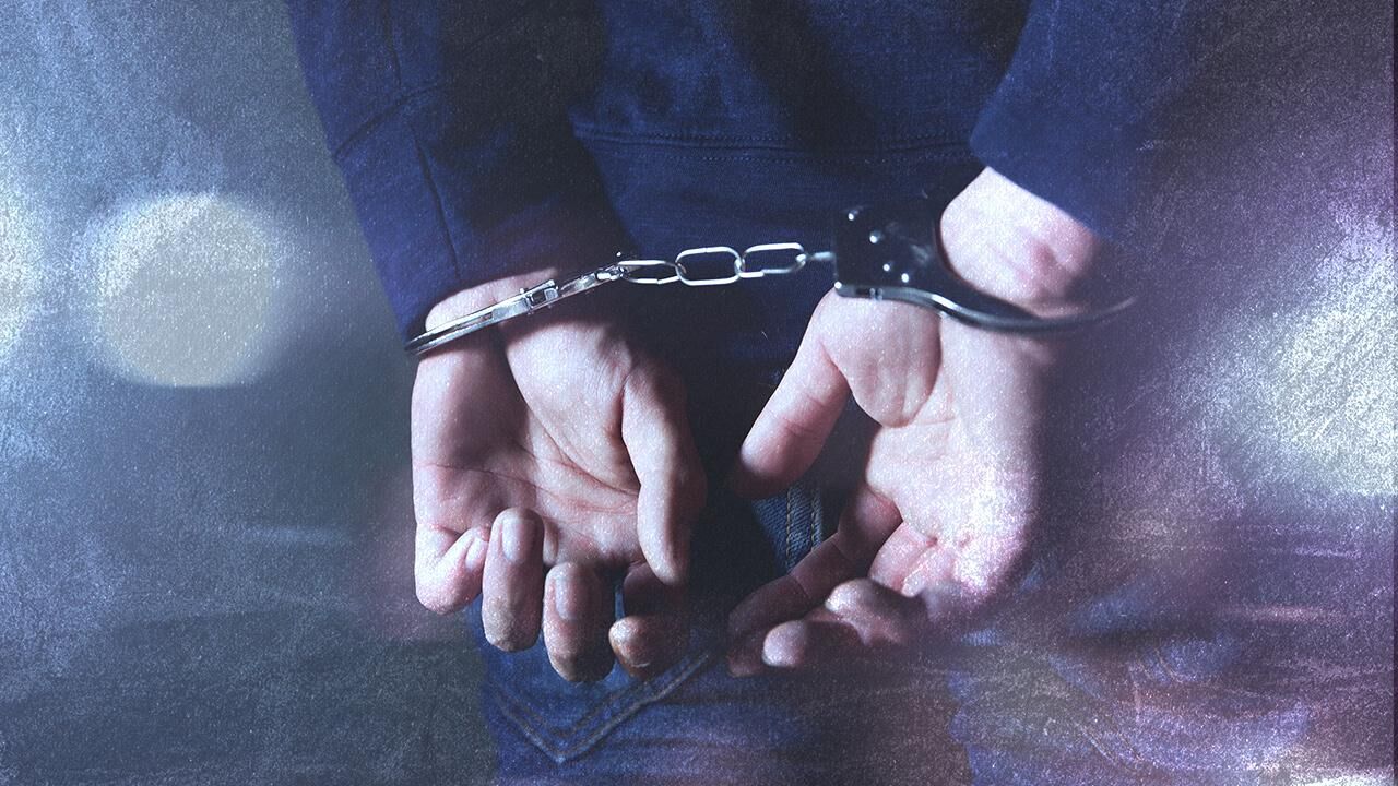Kendisini polis olarak tanıtıp 3,5 milyon lira dolandırdı, kuyumcuda altın alırken yakalandı