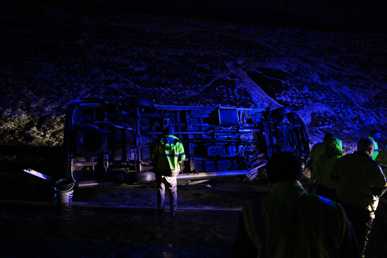 İstanbul'da Minibüs Devrildi1