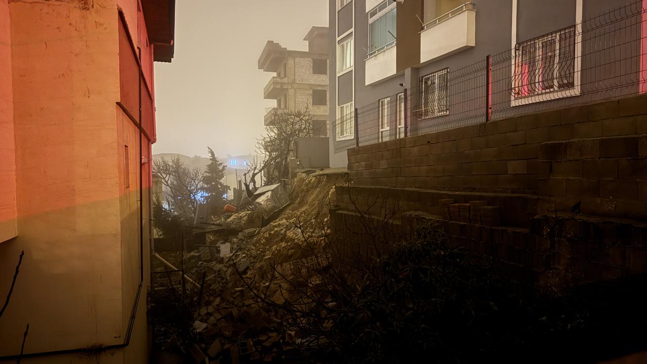 Kahramanmaraş'ta Istinat Duvarı Çöktü1-1