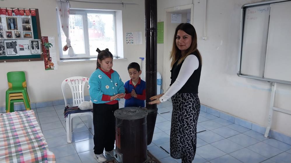 Köy Okulu 2 Öğrenci Için Açık! Öğrenciler Karnelerini Aldı..-2