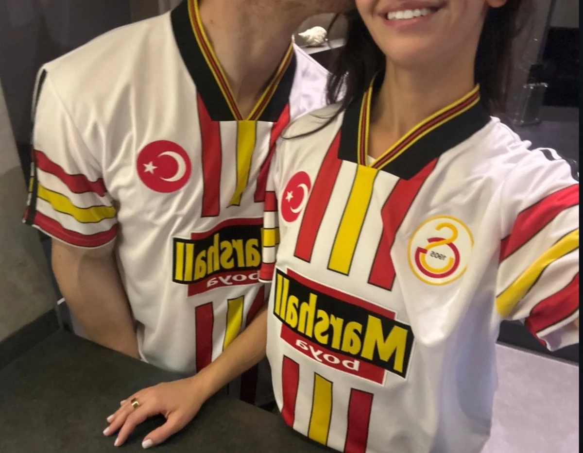 Selin Yağcıoğlu Ve Kerem Bürsin'den Yeni Kare