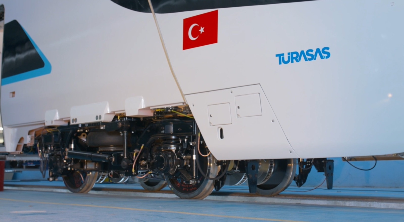 Türkiye'nin Ürettiği En Hızlı Tren Raylara Iniyor2