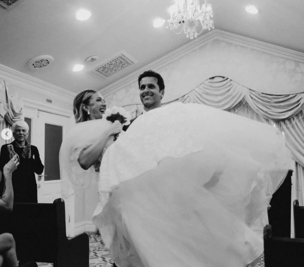 Yasemin Kay Allen Evlendi1