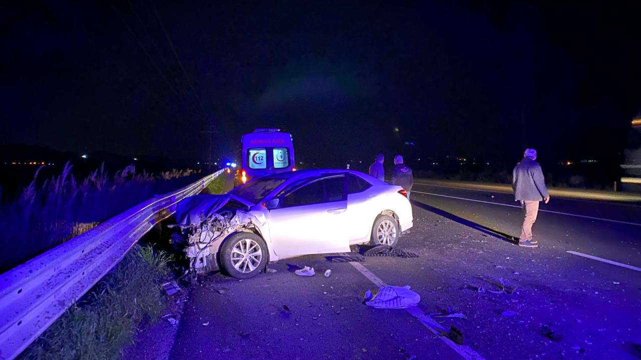 Adana'daki Feci Kazada Traktör Ikiye Bölündü1