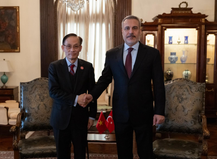 Bakanı Hakan Fidan, Vietnam Dışişleri Bakanı Le Hoai Trung