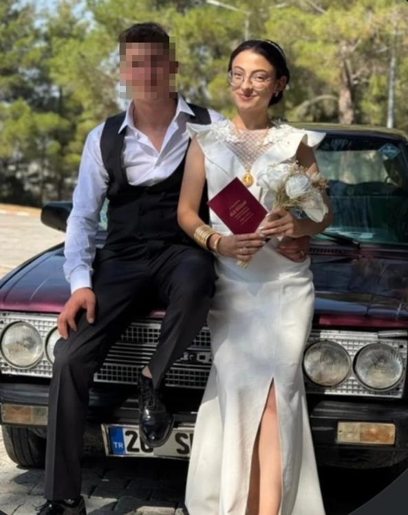 Burdur'da 6 Ay Önce Evlenen Genç Çifti Ölüm Ayırdı1