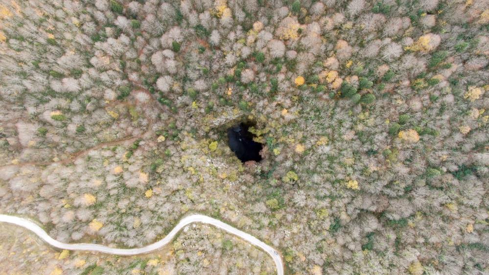 İçerisinde Şelale Akan Dağlı Kuylucu Mağarası Görenleri Büyülüyor2