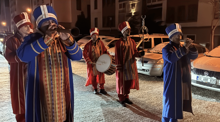 Mehter Marşıyla Sahura Uyandılar1