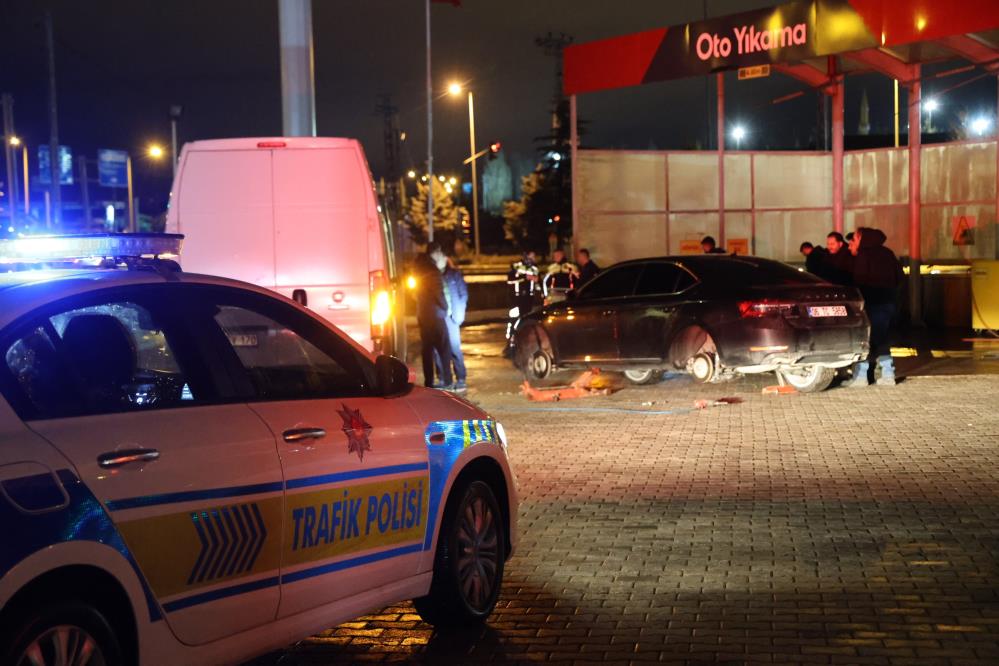 Nevşehir'de Yolda Oluşan Çukurlar, 5 Araçta Hasara Neden Oldu3