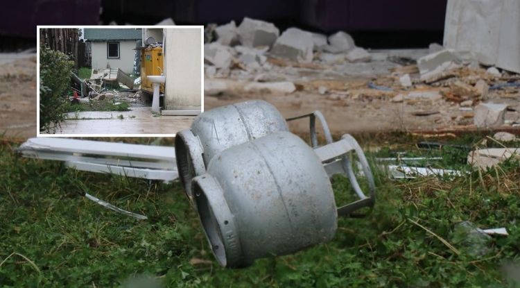 Sakarya kız yurdunda patlama! Cam ve çerçeveler patladı, eşyalar bahçeye uçtu