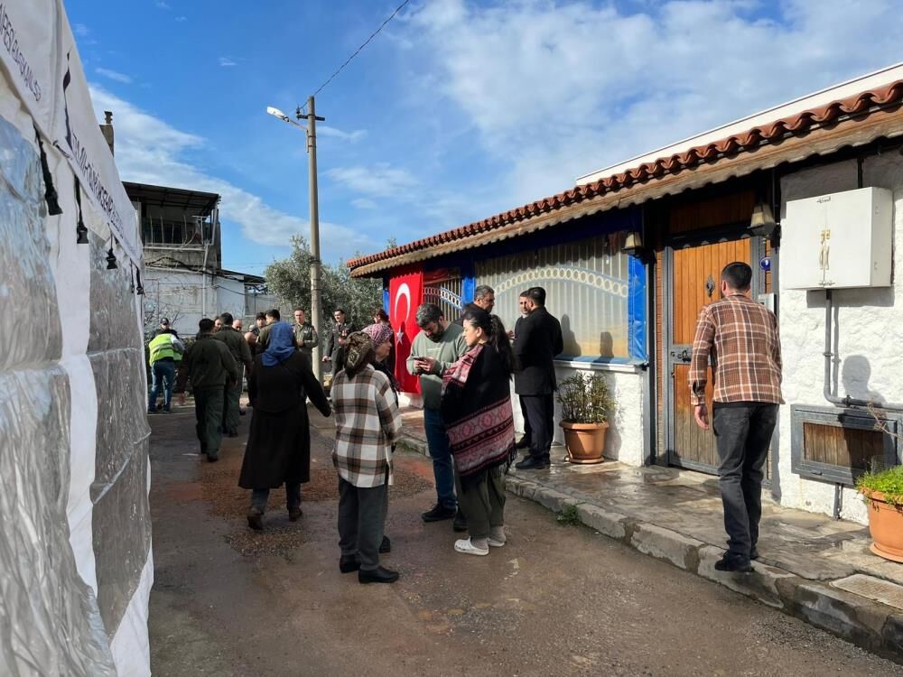 Şehit Pilotun İzmir'deki Evinde Yas1