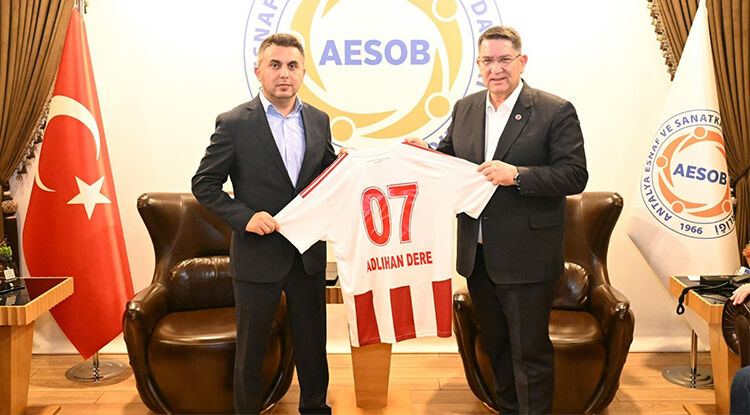 A D L I H A N D E R E’ Y E İ T İ B A R S U İ K A S T İ!